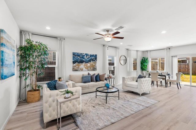 292 Postma St, Manteca, CA 95337