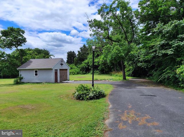 7813 BRADSHAW RD, Upper Falls, MD 21156