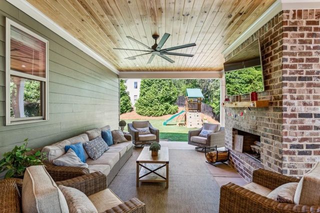 61 Azalea Lakes Drive, Dallas, GA 30157