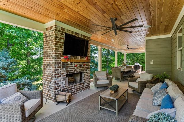61 Azalea Lakes Drive, Dallas, GA 30157