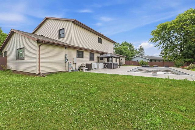 995 BIRCH TREE LANE, Fond Du Lac, WI 54935
