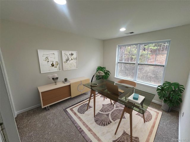 804 Hawthorn Way, New Windsor, NY 12553