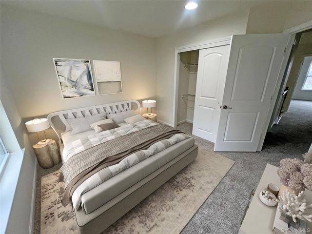 804 Hawthorn Way, New Windsor, NY 12553
