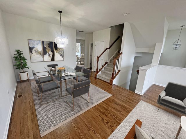 804 Hawthorn Way, New Windsor, NY 12553