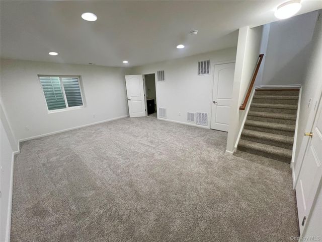 804 Hawthorn Way, New Windsor, NY 12553