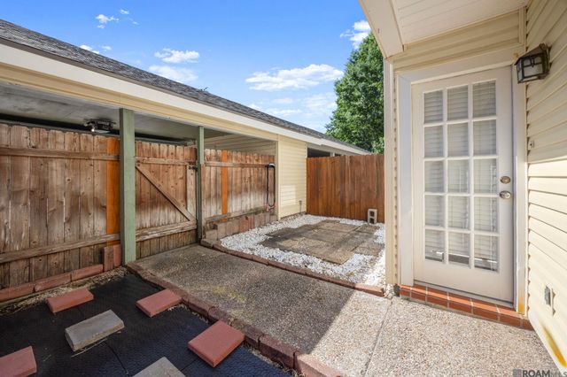 2261 Stonehenge Ave, Baton Rouge, LA 70820