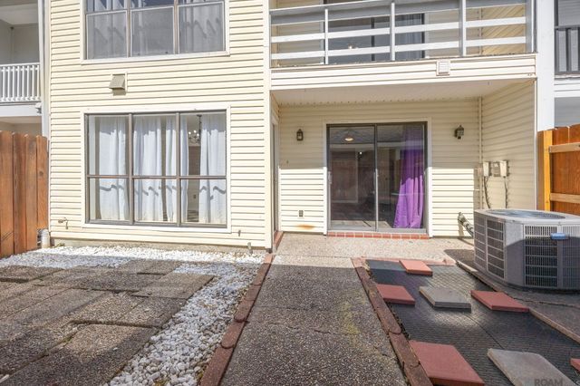 2261 Stonehenge Ave, Baton Rouge, LA 70820