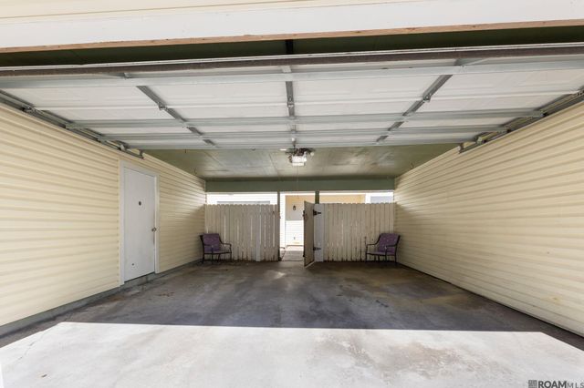 2261 Stonehenge Ave, Baton Rouge, LA 70820