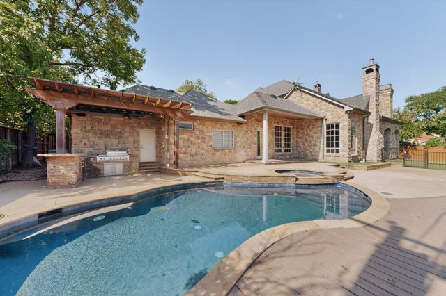 4424 Glenleigh Drive, Dallas, TX 75220