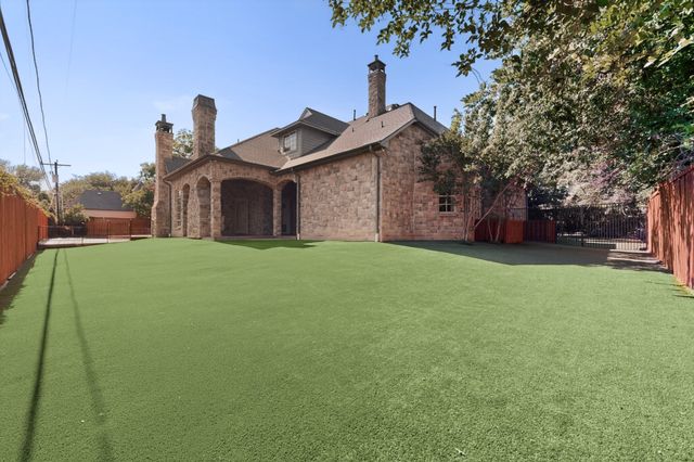 4424 Glenleigh Drive, Dallas, TX 75220