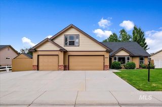 2900 N High Desert Way, Meridian, ID 83646