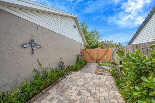 13921 CHERRY DALE LANE, Tampa, FL 33618