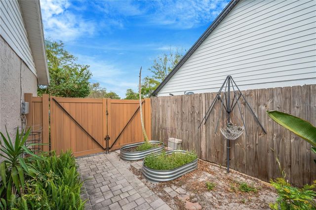 13921 CHERRY DALE LANE, Tampa, FL 33618