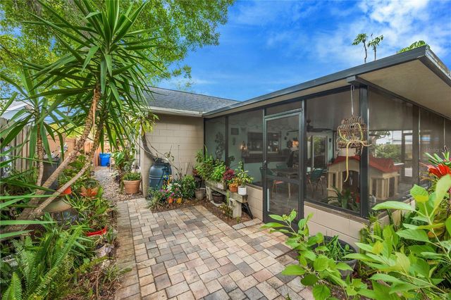 13921 CHERRY DALE LANE, Tampa, FL 33618