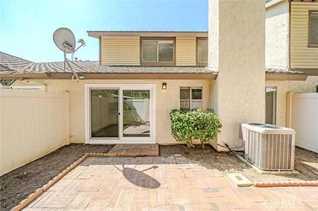 2440 Applewood, Fullerton, CA 92833