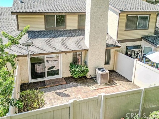 2440 Applewood, Fullerton, CA 92833