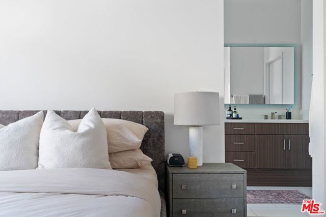 1902 W Liberty Court, Los Angeles, CA 90026