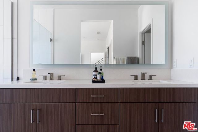 1902 W Liberty Court, Los Angeles, CA 90026