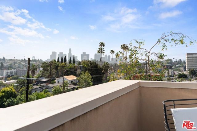 1902 W Liberty Court, Los Angeles, CA 90026