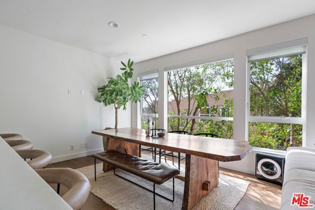 1902 W Liberty Court, Los Angeles, CA 90026