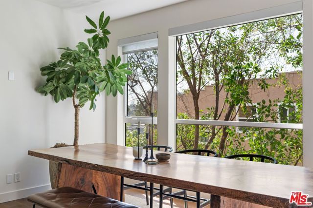 1902 W Liberty Court, Los Angeles, CA 90026