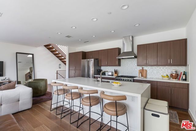 1902 W Liberty Court, Los Angeles, CA 90026