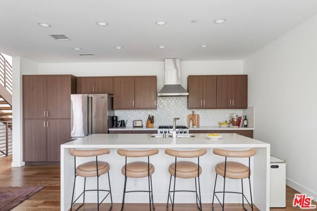 1902 W Liberty Court, Los Angeles, CA 90026