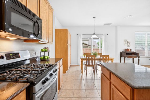 1229 Hickory Bend Lane, Fort Worth, TX 76108