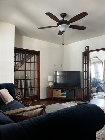 2161 Lowrie St, Troy Hill, PA 15212