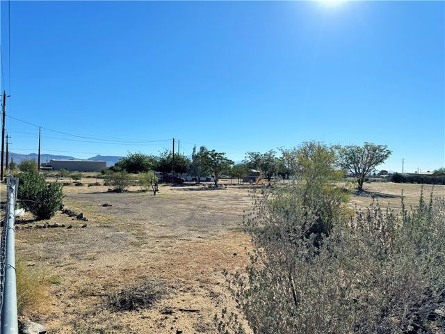 6064 W Chino Drive, Golden Valley, AZ 86413