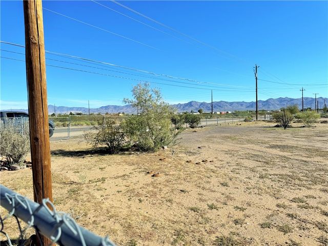 6064 W Chino Drive, Golden Valley, AZ 86413