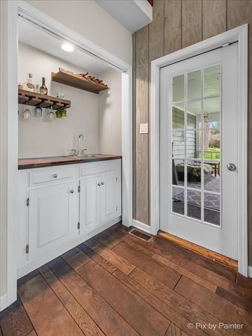 5N617 Forest Glen Lane, St. Charles, IL 60175