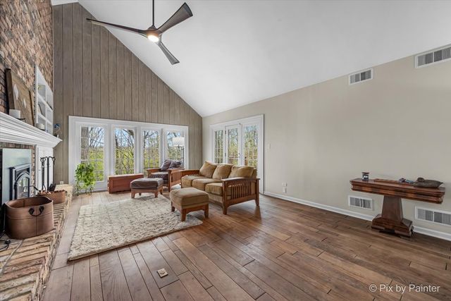 5N617 Forest Glen Lane, St. Charles, IL 60175