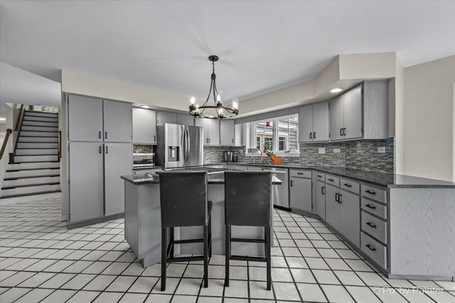 5N617 Forest Glen Lane, St. Charles, IL 60175