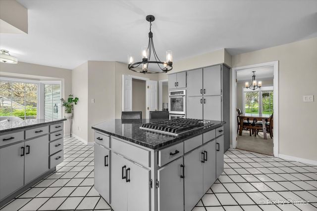 5N617 Forest Glen Lane, St. Charles, IL 60175
