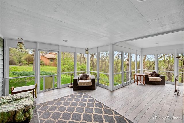 5N617 Forest Glen Lane, St. Charles, IL 60175