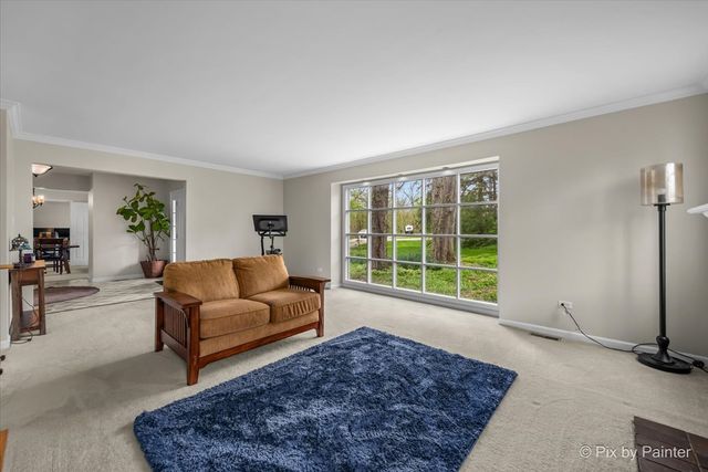 5N617 Forest Glen Lane, St. Charles, IL 60175