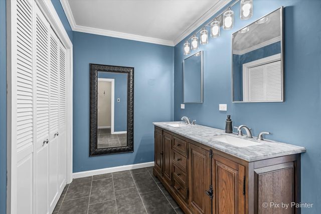 5N617 Forest Glen Lane, St. Charles, IL 60175
