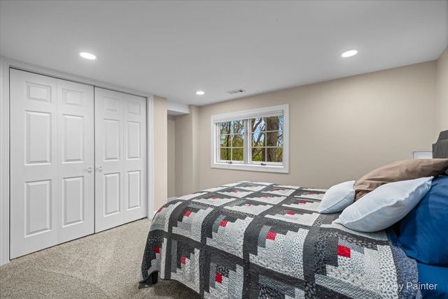 5N617 Forest Glen Lane, St. Charles, IL 60175