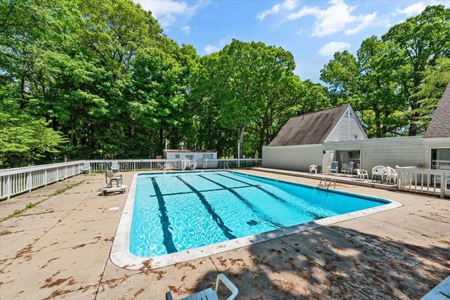 5N617 Forest Glen Lane, St. Charles, IL 60175