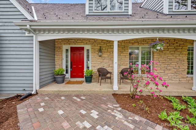 5N617 Forest Glen Lane, St. Charles, IL 60175