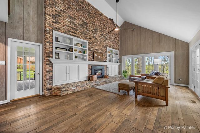 5N617 Forest Glen Lane, St. Charles, IL 60175