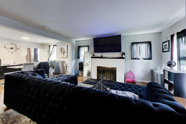 330 Park Avenue, Cary, IL 60013