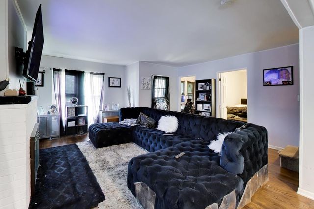 330 Park Avenue, Cary, IL 60013