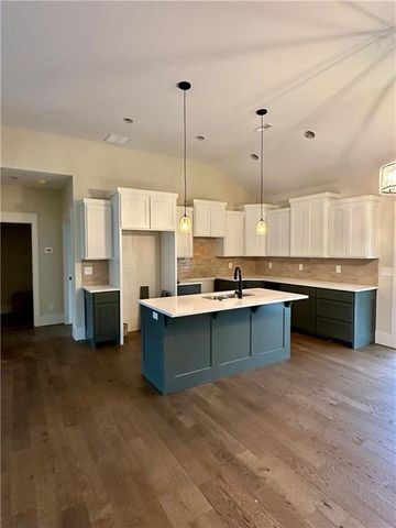 1322 Kristie Circle, Excelsior Springs, MO 64024