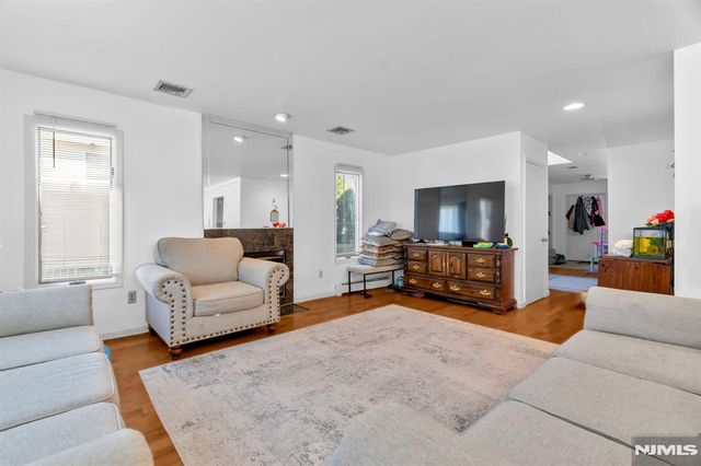 266 Garibaldi Avenue 9, Lodi, NJ 07644