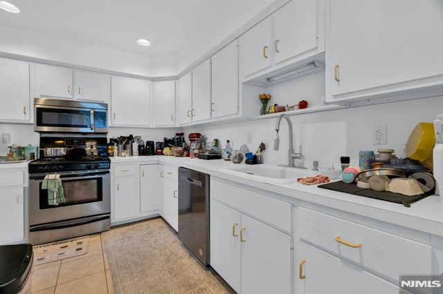 266 Garibaldi Avenue 9, Lodi, NJ 07644