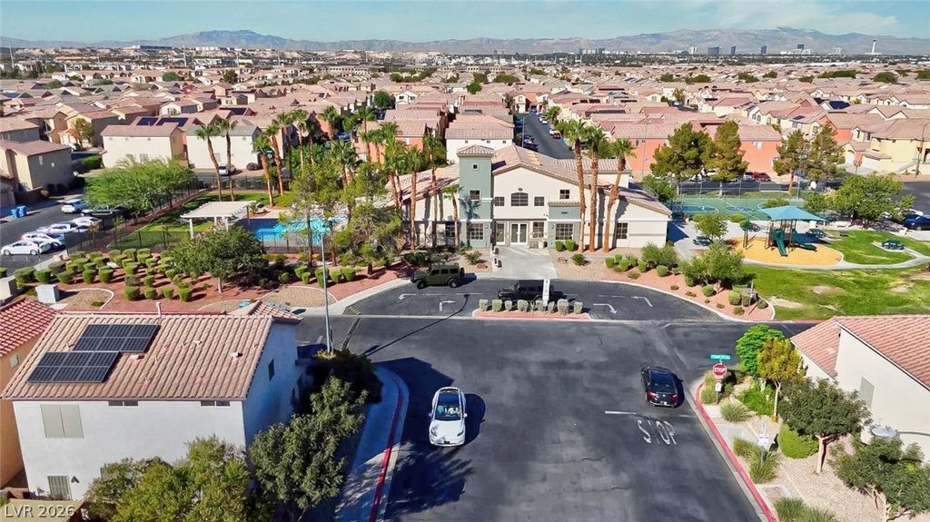 5505 Prospectors Creek Way, Las Vegas, NV 89122 — photo 2