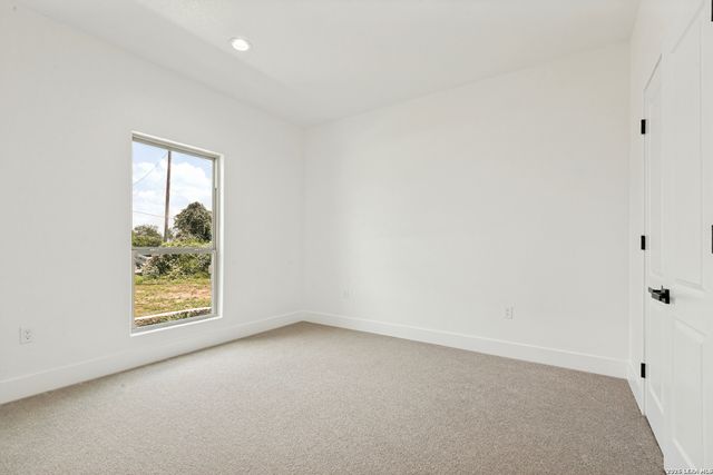 716 County Road 6847, Lytle, TX 78052