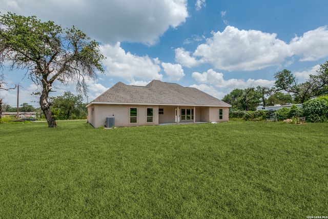 716 County Road 6847, Lytle, TX 78052